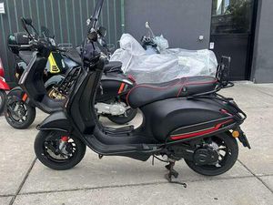 ② VESPA 2023 GLOED NIEUW!