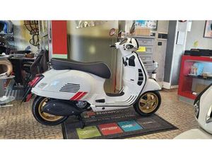 VENDO VESPA GTS 300 SUPER RACING SIXTIES HPE (2021 - 22) USATA A MONCALIERI (CODICE 9842396) - MOTO.IT