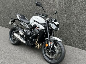 TRIUMPH STREET TRIPLE 765 R
