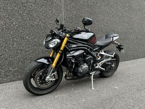 TRIUMPH SPEED TRIPLE 1200 RS