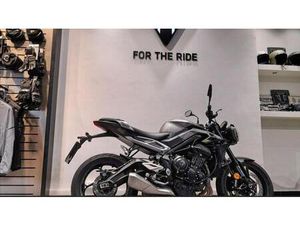 VENDO TRIUMPH STREET TRIPLE 765 R (2023 - 25) USATA A ROMA (CODICE 9842913) - MOTO.IT