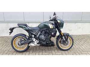 SUZUKI GSX-8TT ZWART