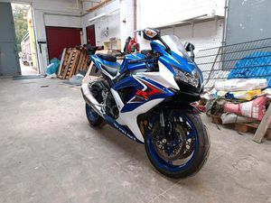 SUZUKI GSXR 750 K8 K9.