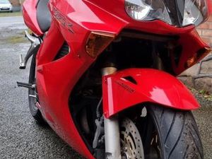 ② 2003 HONDA VFR 800 VTEC