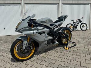 YAMAHA R6 YZF-R6 RJ27 RACE RENNSTRECKE RACEBIKE