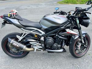 TRIUMPH STREET TRIPLE RS