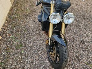TRIUMPH STREET TRIPLE