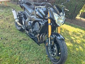 YAMAHA FZ8