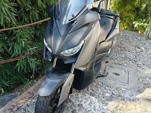 YAMAHA X-MAX 300 NERO