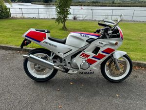 YAMAHA FZR250R