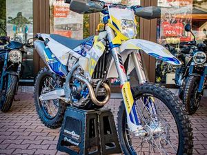 21H HUSQVARNA FE 350 2022 PRO AKRAPOVIC