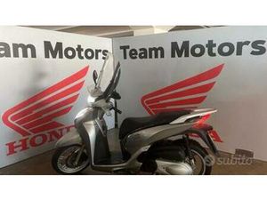 HONDA SH 300