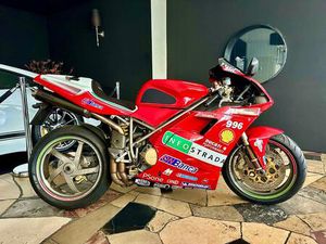 DUCATI 996 BIPOSTO IM INFOSTRADA DESIGN