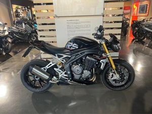 TRIUMPH SPEED TRIPLE 1200 RS