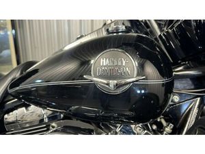 2009 HARLEY-DAVIDSON® FLHRC - ROAD KING® CLASSIC