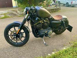 HARLEY-DAVIDSON IRON 883