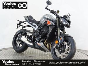TRIUMPH STREET TRIPLE 765 RS 25 765 CC