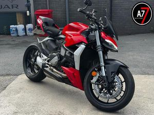 DUCATI STREETFIGHTER V2 955 NAKED PETROL MANUAL EURO 5 (152 PS) 955 CC