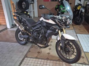 TRIUMPH TIGER 800