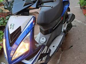 ПРОДАВАМ МОТОПЕД PEUGEOT SPEEDFIGHT 3 ГР. РАДОМИР