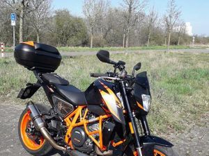 ② KTM DUKE 690 R 2017