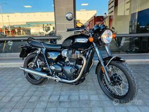 TRIUMPH BONNEVILLE T100