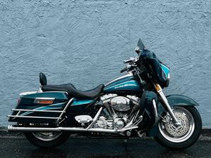 HARLEY-DAVIDSON CVO ELECTRA GLIDE FLHTCSE2 KLAPPENAUSPUFF 5HD1