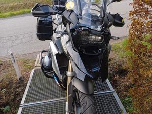 ② BMW R1200GS LC