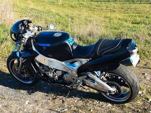 YAMAHA 1000 FZR