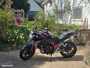 HONDA CB750 HORNET – 1ÈRE MAIN – OPTIONS PREMIUM – ÉTAT IRRÉPROCHABLE – GARANTIE CONSTRUCTEUR