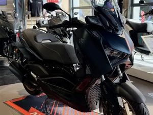 YAMAHA XMAX 300 TECH MAX 2023