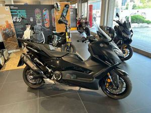 VENDO YAMAHA T-MAX 560 TECH MAX (2022 - 24) USATA A GAGLIANICO (CODICE 9845929) - MOTO.IT