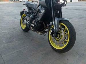 YAMAHA - MT 09