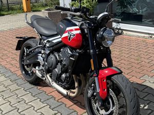 TRIUMPH TRIDENT 660