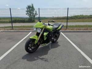 TRIUMPH 675 STREET TRIPLE