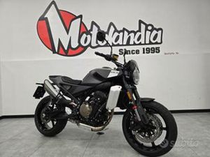 HUSQVARNA SVARTPILEN 801 2025