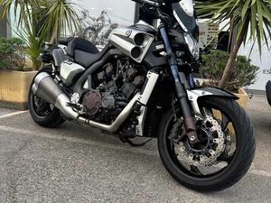 YAMAHA V-MAX 1700