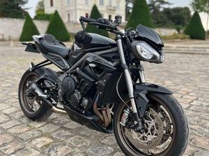 STREET TRIPLE RS