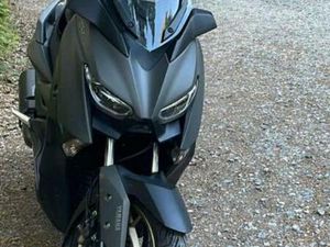YAMAHA X-MAX 300