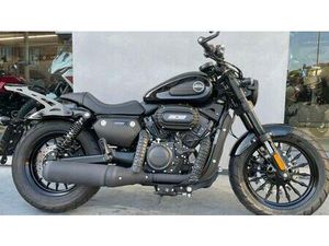 VENDO KEEWAY MOTOR V302 C (2022 - 25) USATA A PIACENZA (CODICE 9846753) - MOTO.IT