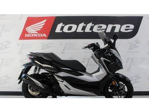 VENDO HONDA FORZA 300 ABS (2018 - 20) USATA A BASSANO DEL GRAPPA (CODICE 9846796) - MOTO.IT