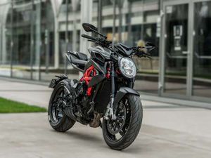 MV AGUSTA BRUTALE 800