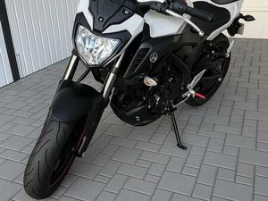 YAMAHA MT 125