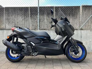 YAMAHA XMAX 125
