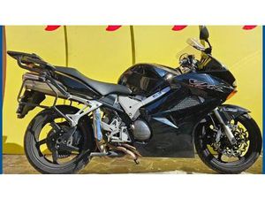 VENDO HONDA VFR 800 (2002 - 05) USATA A ROMA (CODICE 9847587) - MOTO.IT