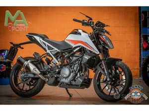 KTM 390 DUKE PAT A2