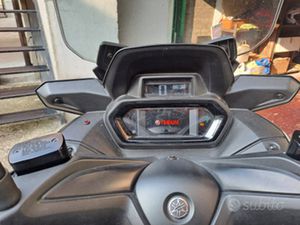 YAMAHA XMAX 300 TECH MAX 2023 - L&APOS;ICONA D