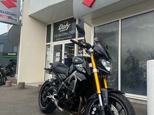 YAMAHA MT09 AVEC AKRAPOVIC / MT-09