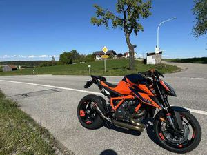KTM 1290 SUPER DUKE R
