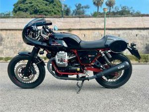 MOTO GUZZI V7